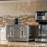 The Trenta - 4Bd 3Ba 2 Kitchen Stunner
