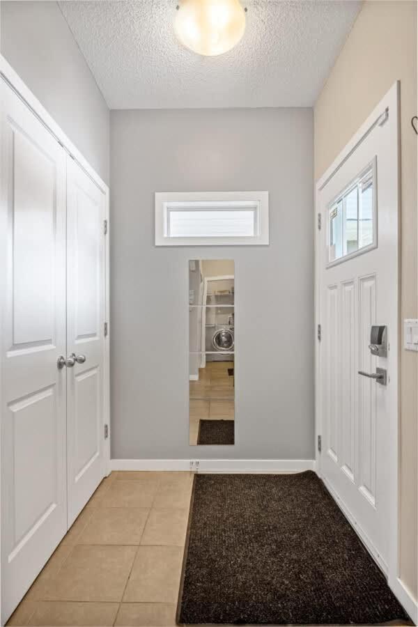 The Trenta - 4bd 3ba 2 Kitchen Stunner Holiday home Calgary