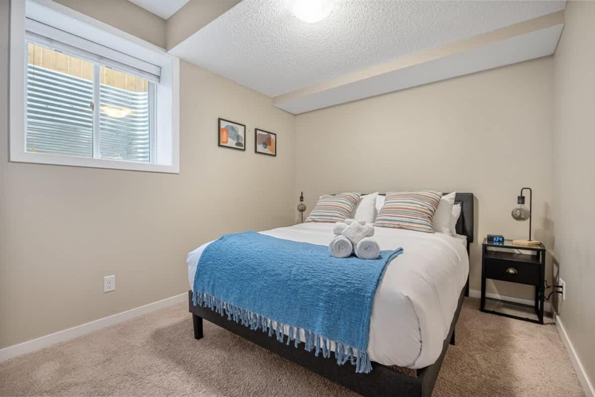 The Trenta - 4bd 3ba 2 Kitchen Stunner *