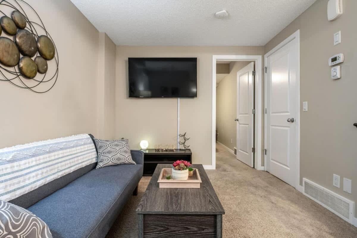 The Trenta - 4bd 3ba 2 Kitchen Stunner Holiday home *